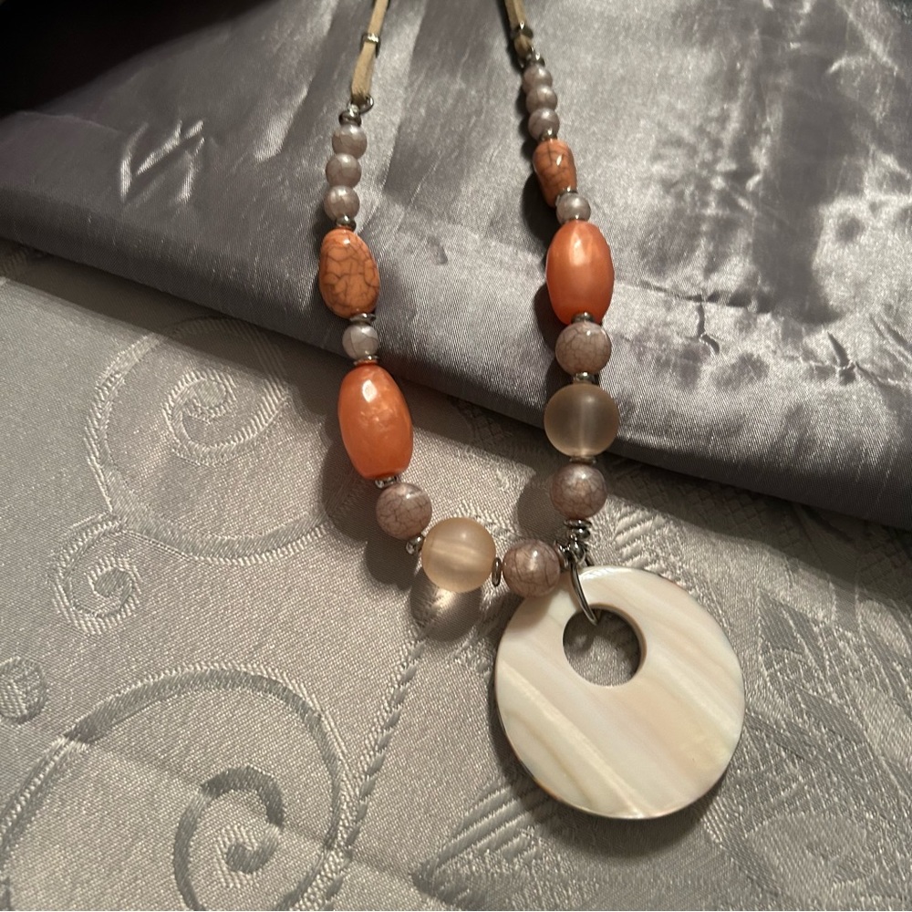 Chicos ladies neckless stone